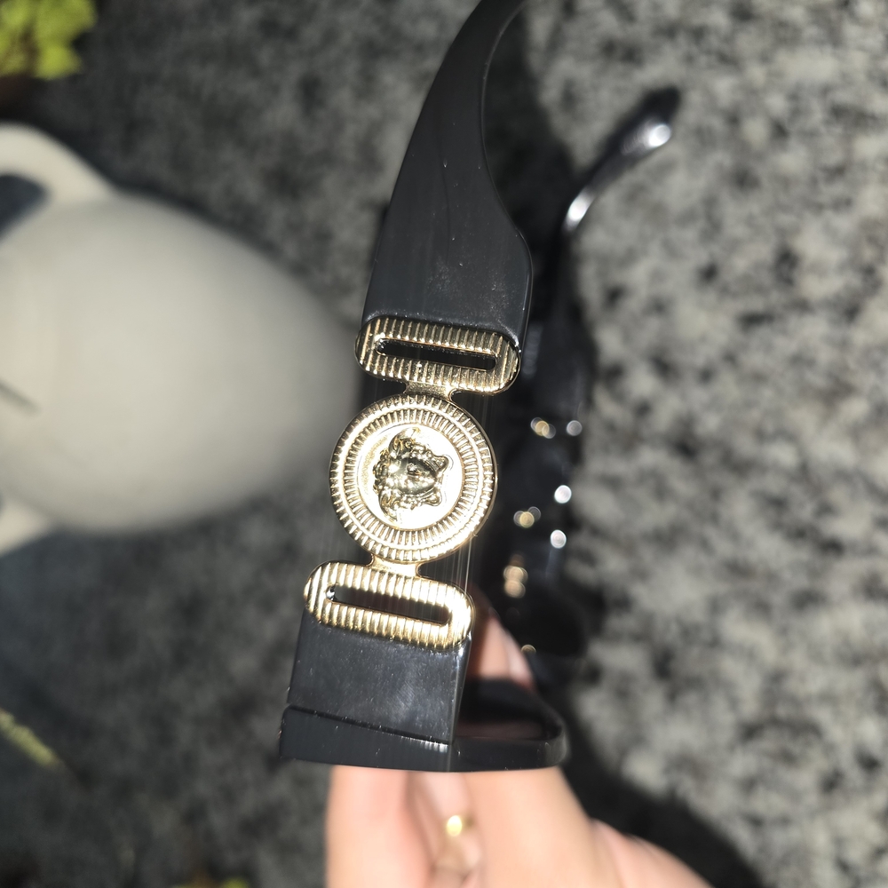 Versace Elegant Black Sunglasses - Picture 2 of 4